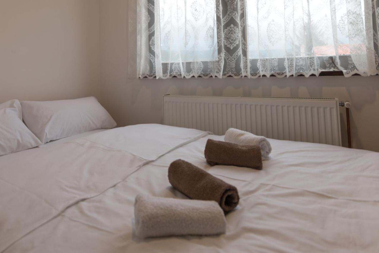 Aparthotel Viktorijini Konaci Kremna Zewnętrze zdjęcie