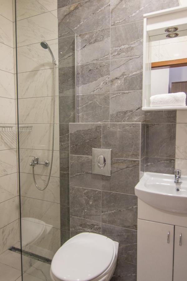 Aparthotel Viktorijini Konaci Kremna Zewnętrze zdjęcie